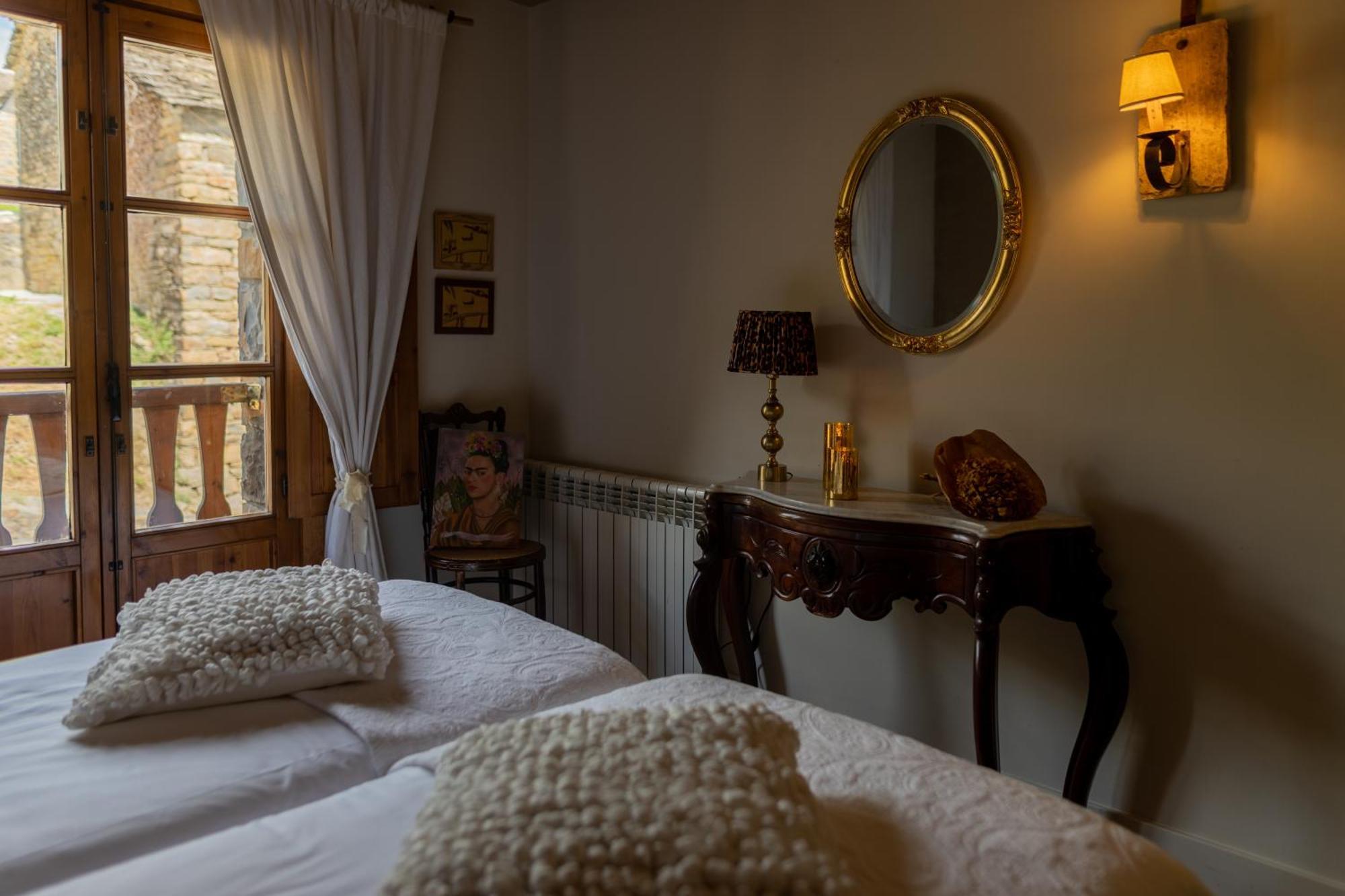 Apartamentos El Rincon De Usana Zona Zero Aínsa Zimmer foto